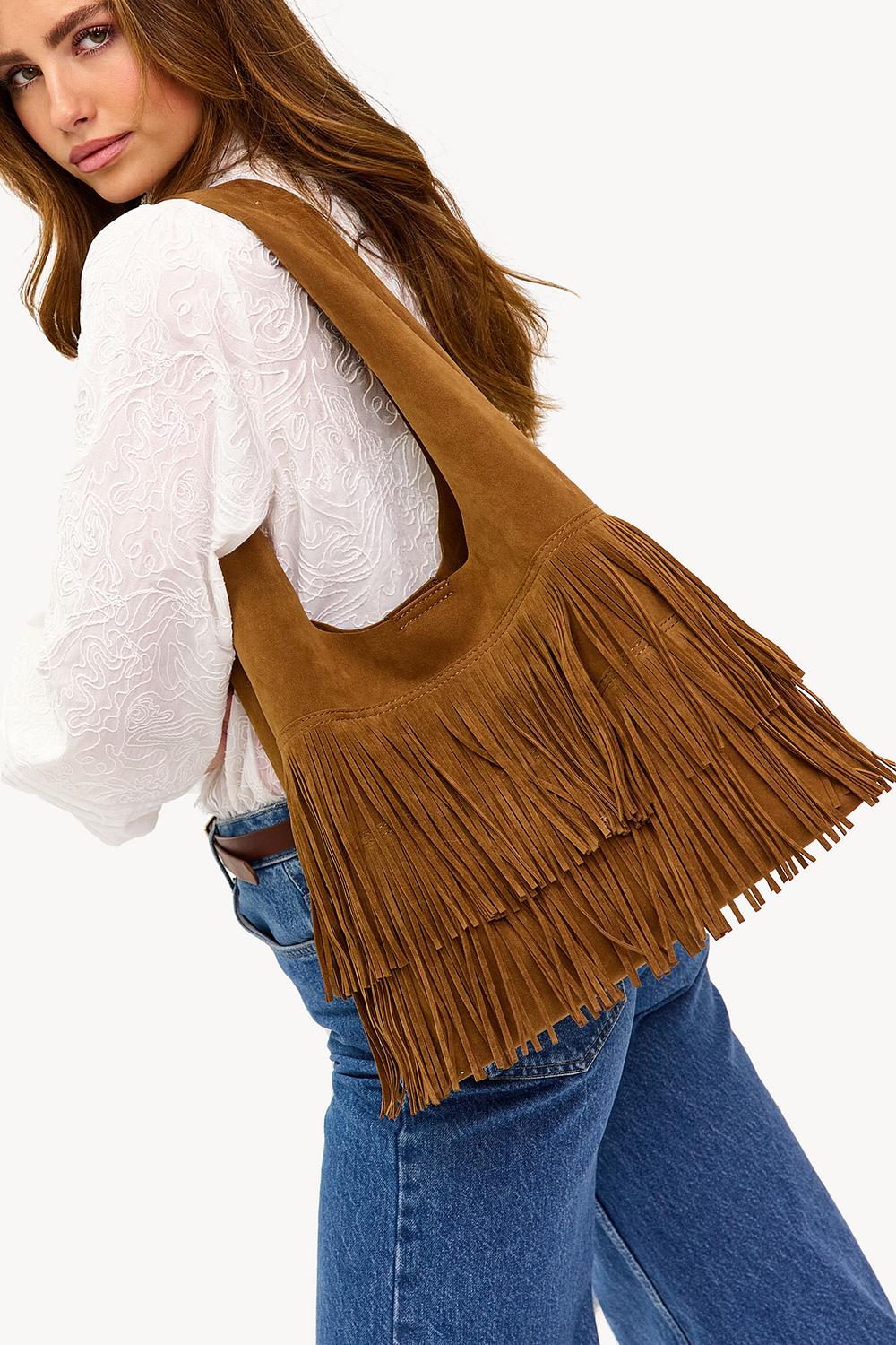Bolso color camel con flecos