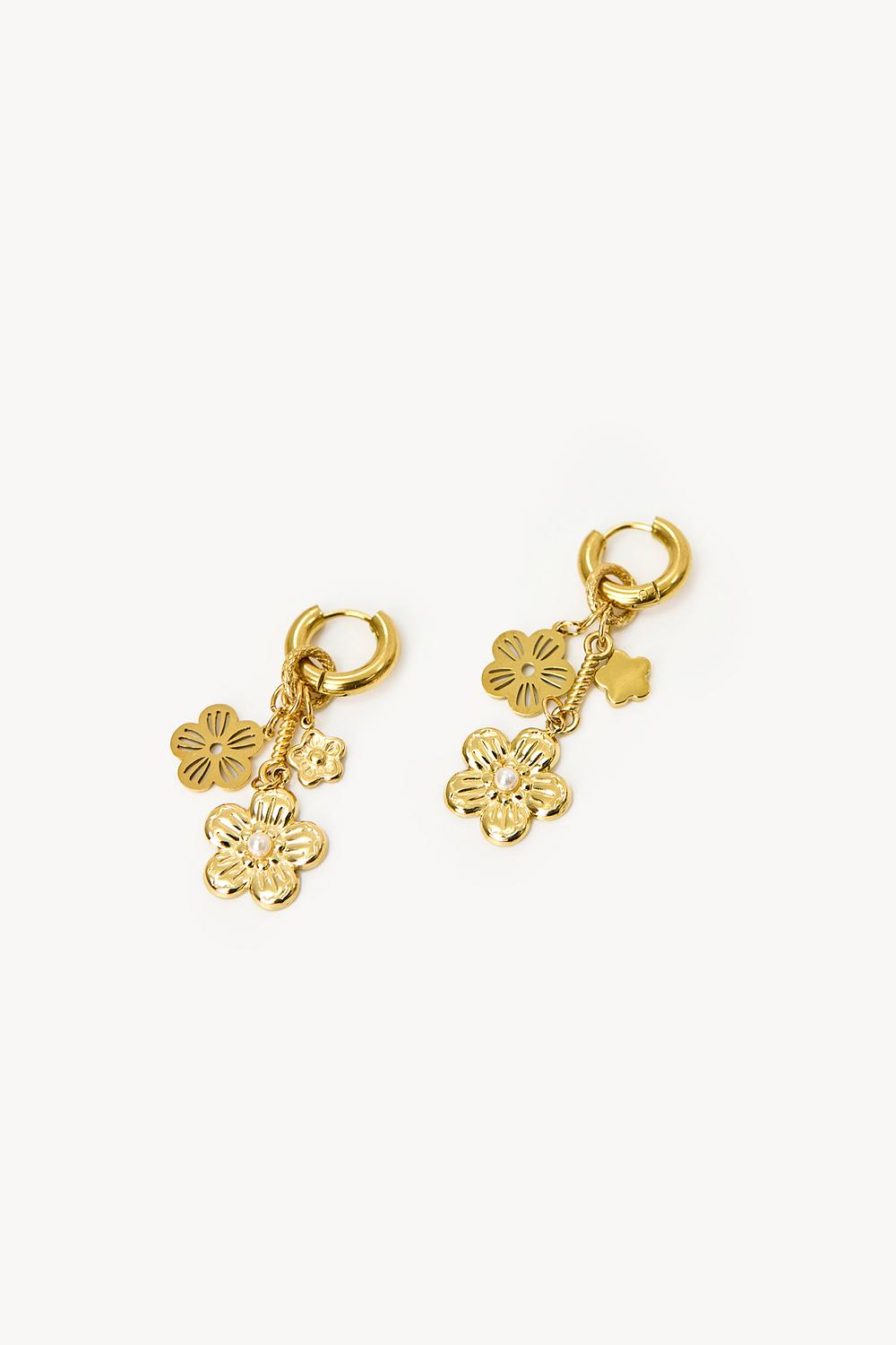 Boucles d'oreilles en or avec fleurs