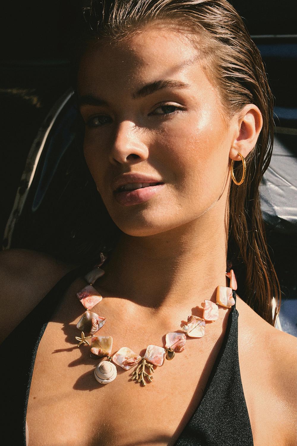 Collar dorado