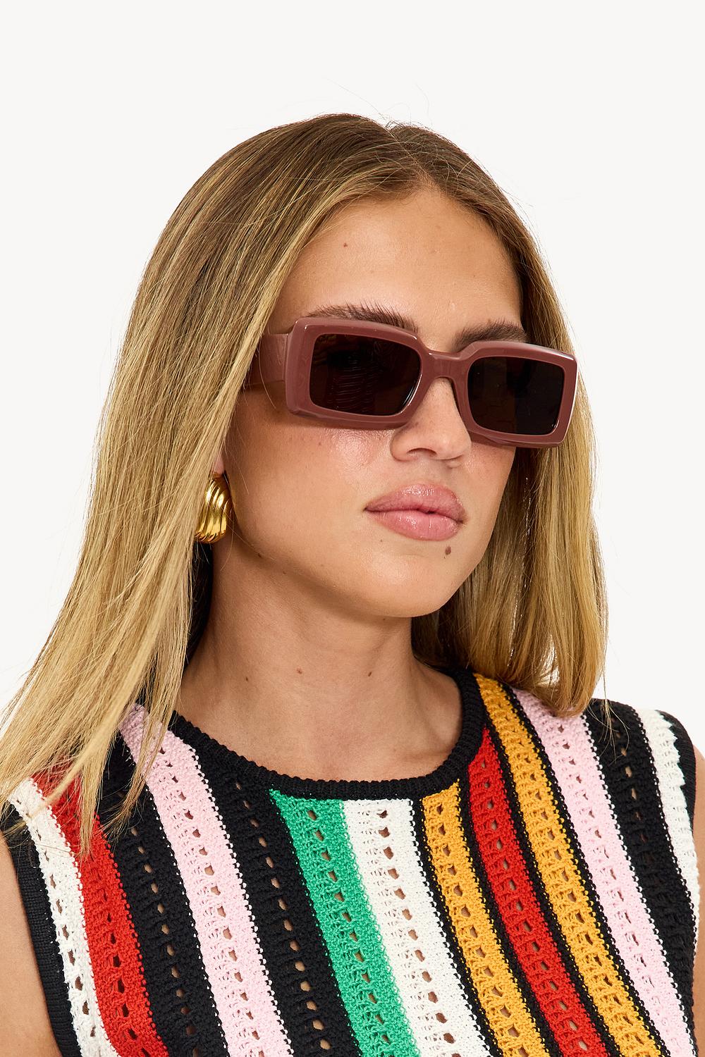 Gafas de sol marrón oscuro