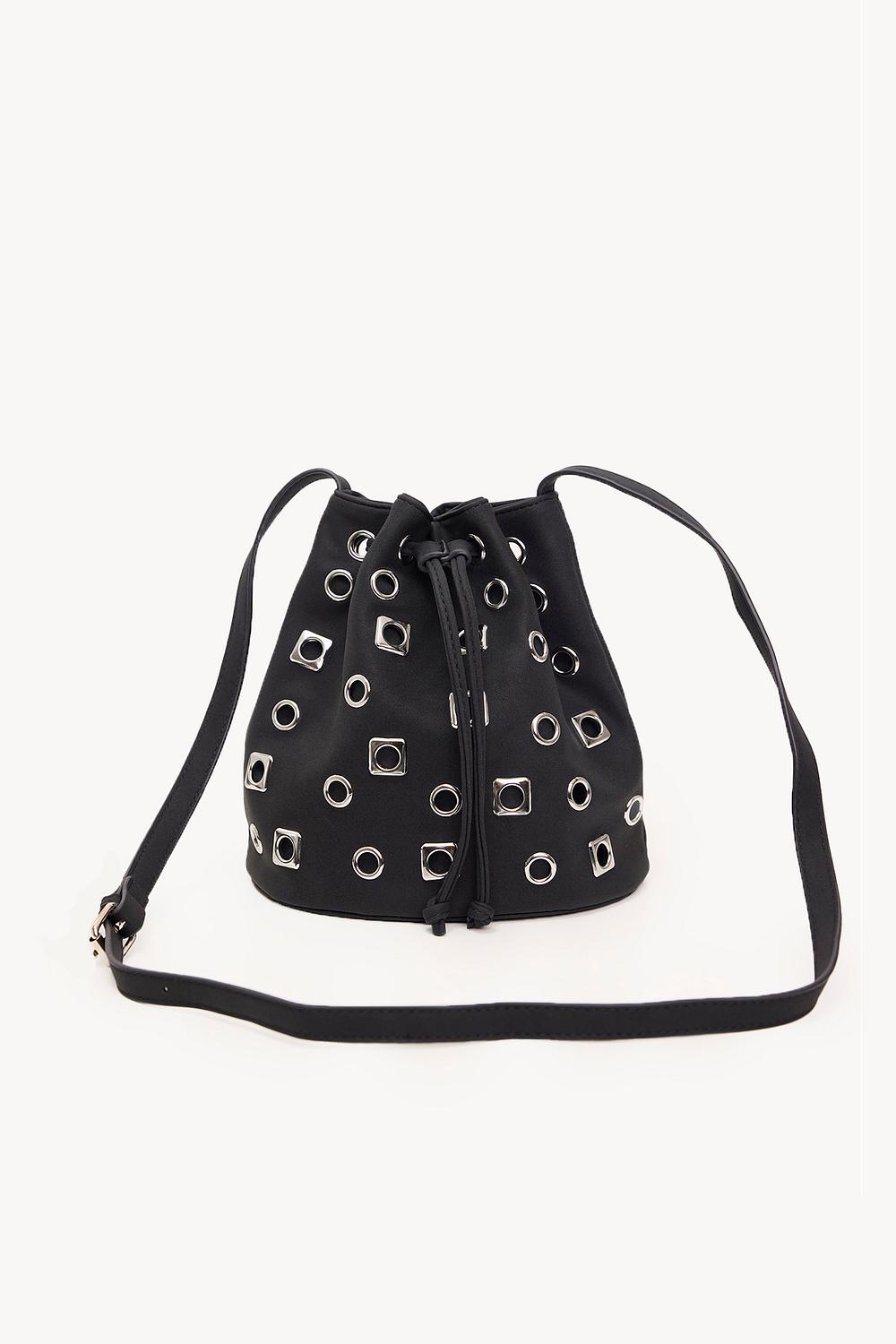 Sac à main noir avec détails argentés