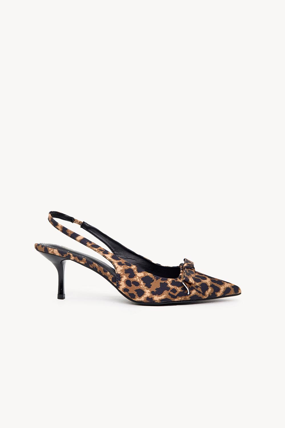 Tacones con estampado de leopardo