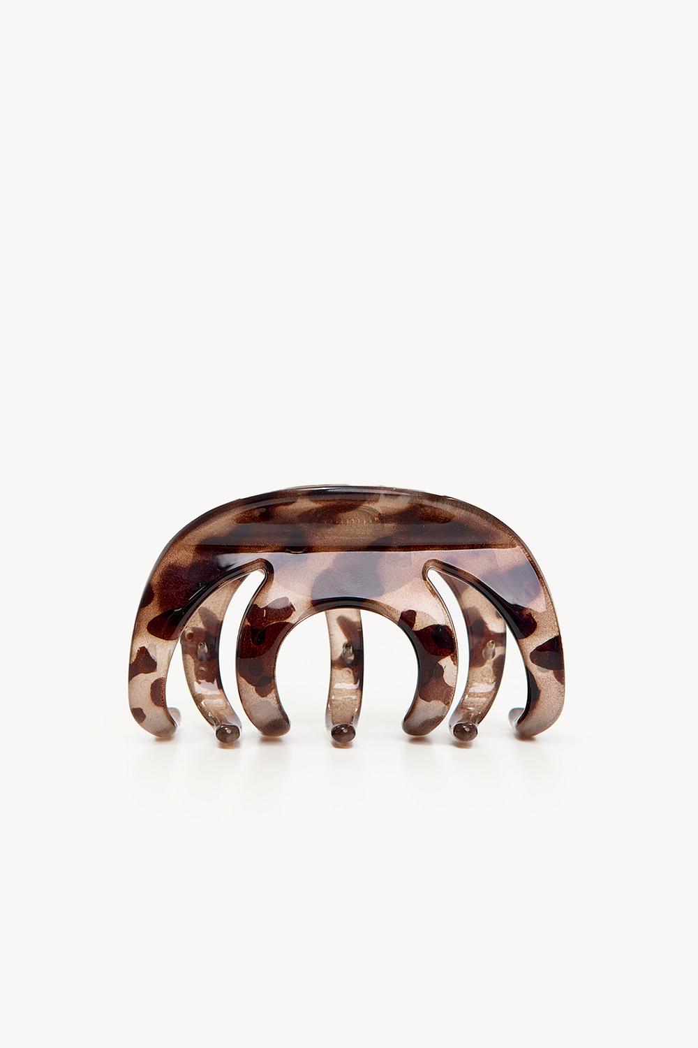 Pinza de pelo marrón