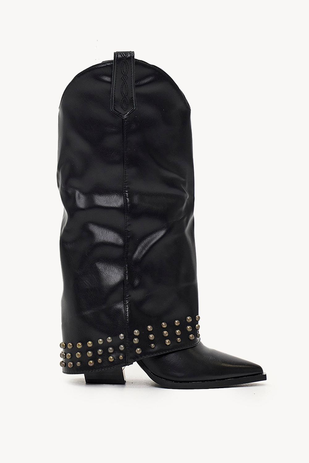 Bottes noires à clous