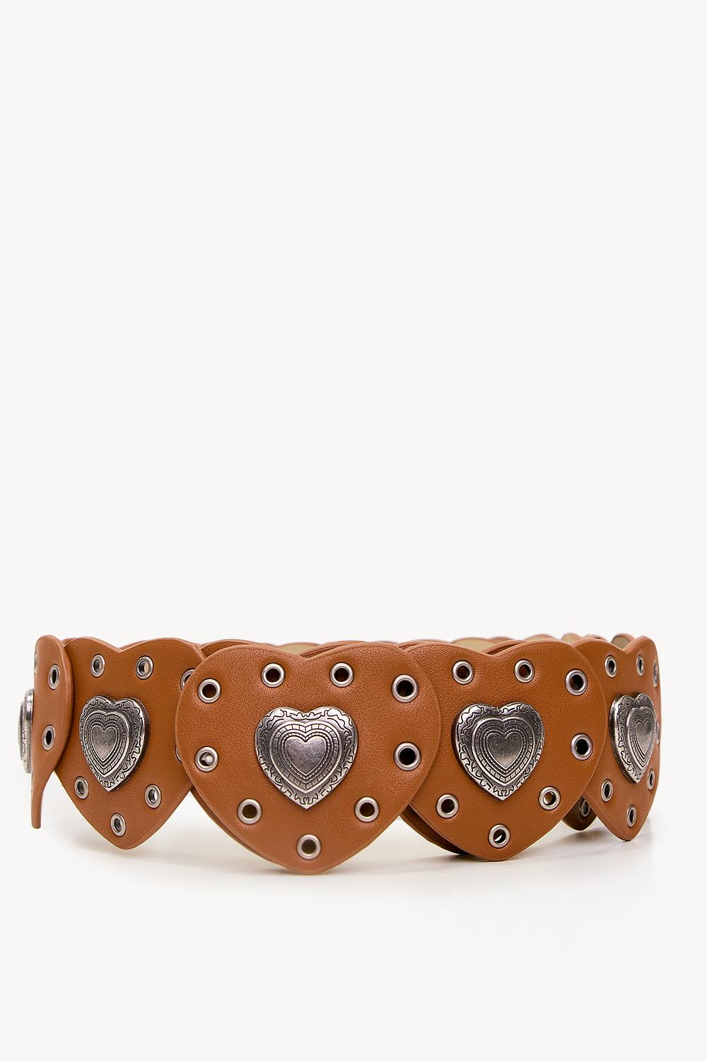 Ceinture marron avec des boutons argentés