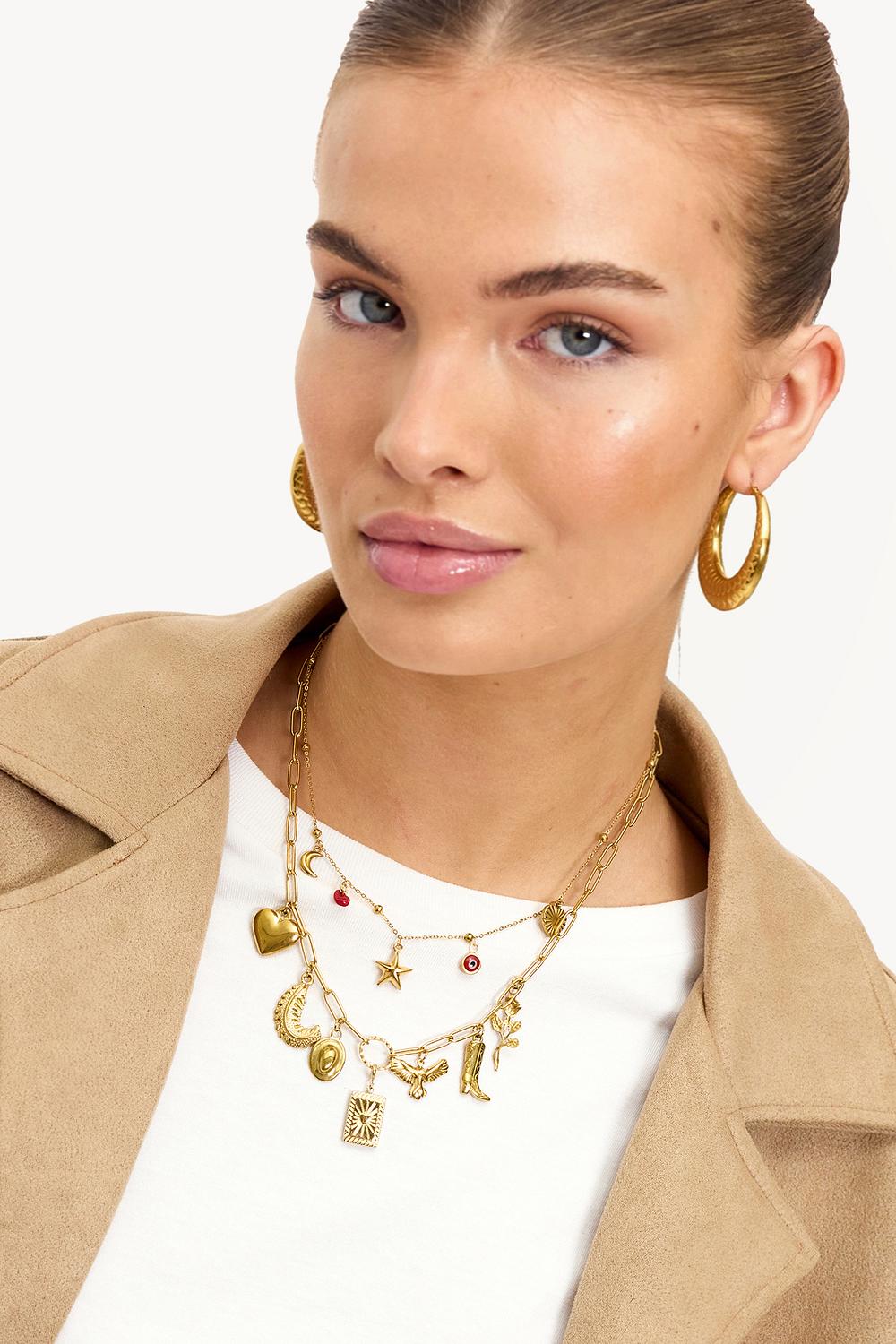 Collar de oro con colgantes