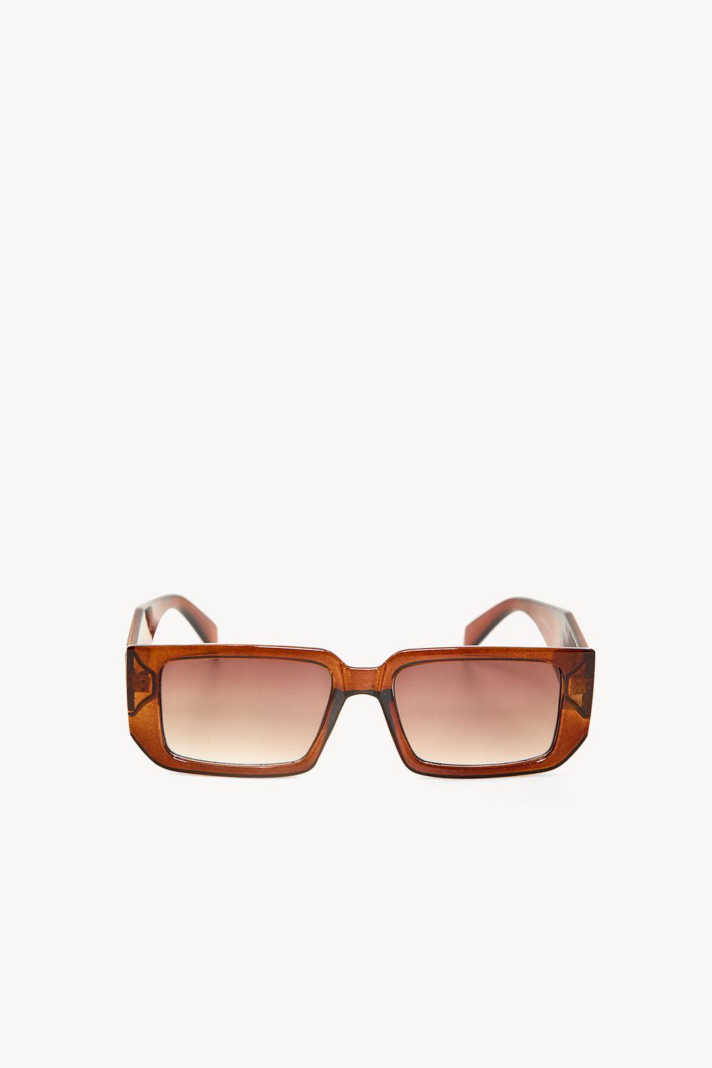 Gafas de sol rojo oscuro