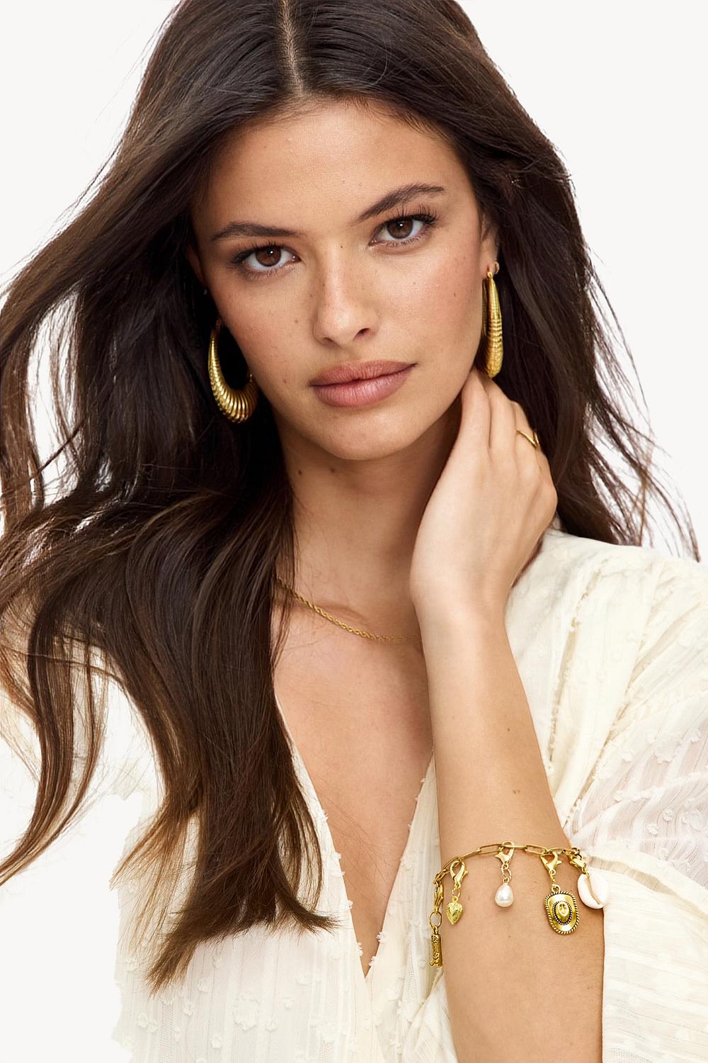 Gold bracelet
