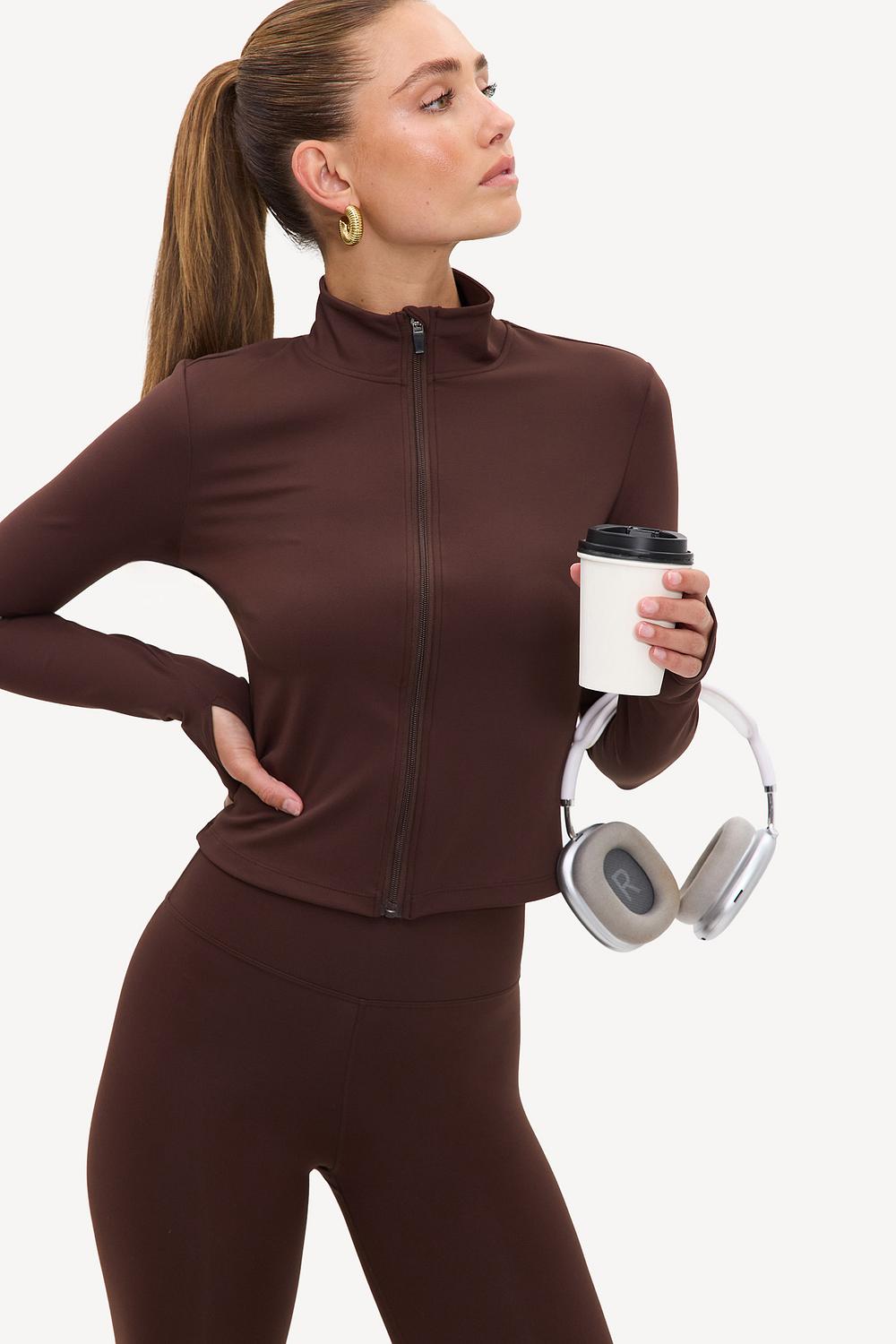 Chaqueta deportiva marrón oscuro
