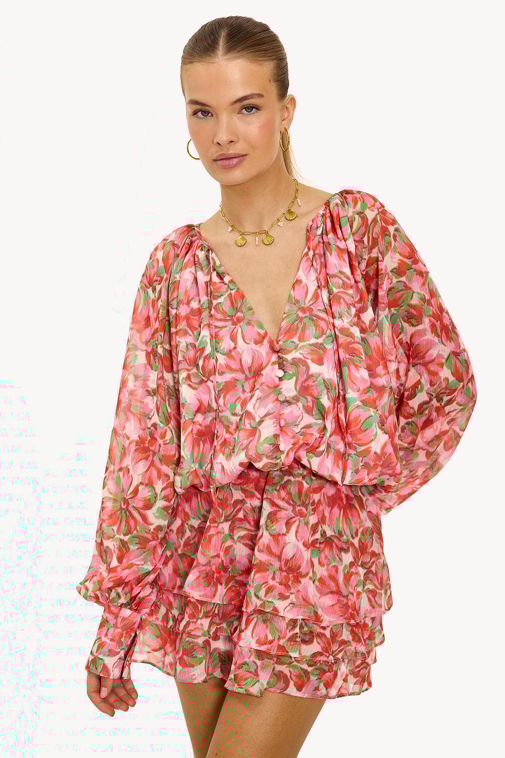 Mono rojo con flores