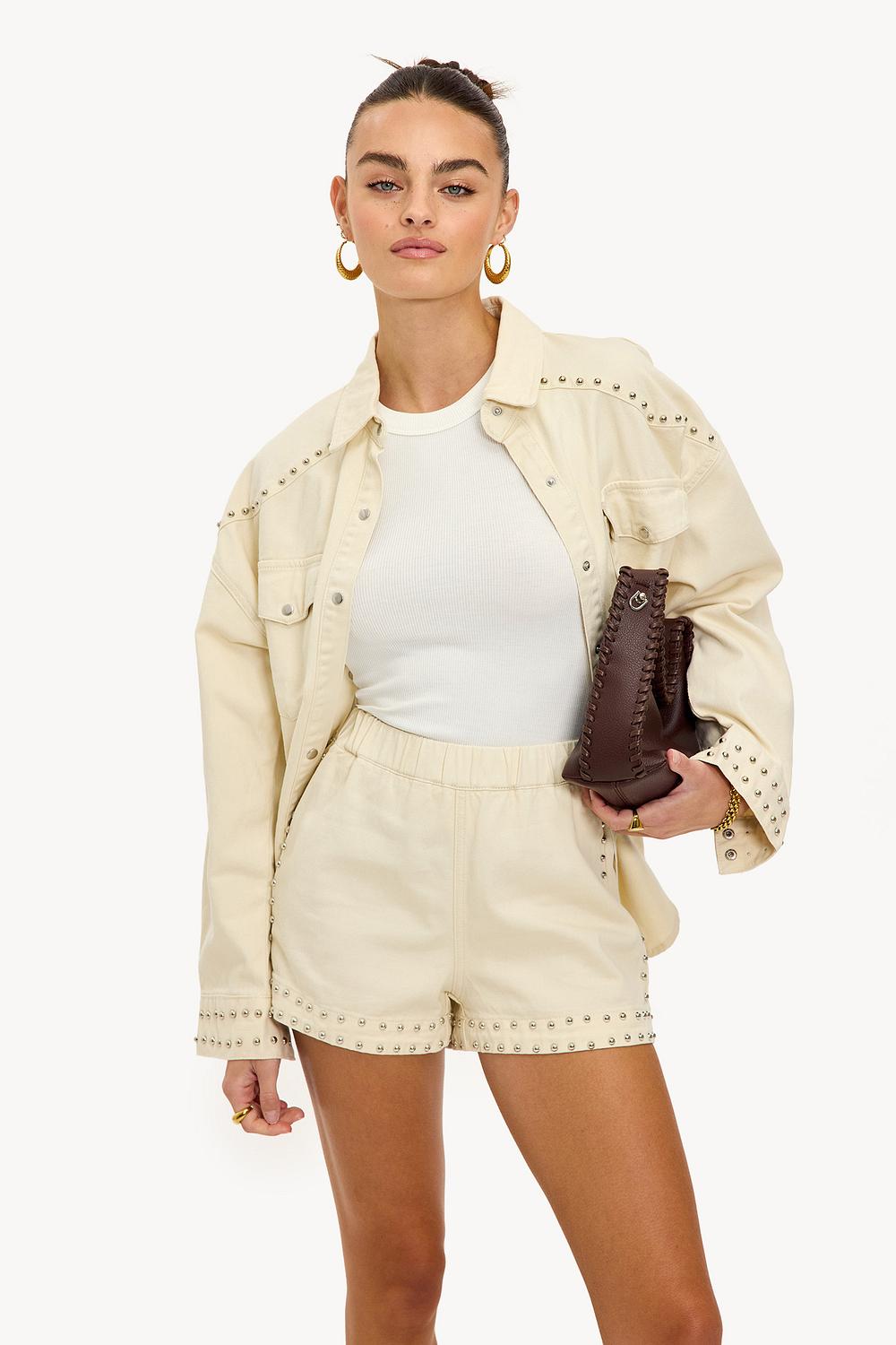 Ecru short met studs