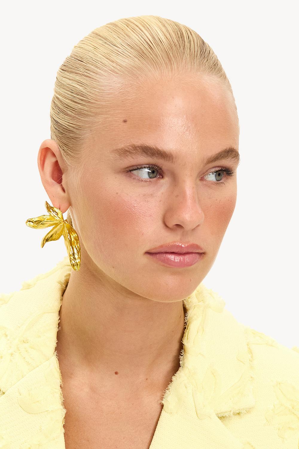 Gold earrings