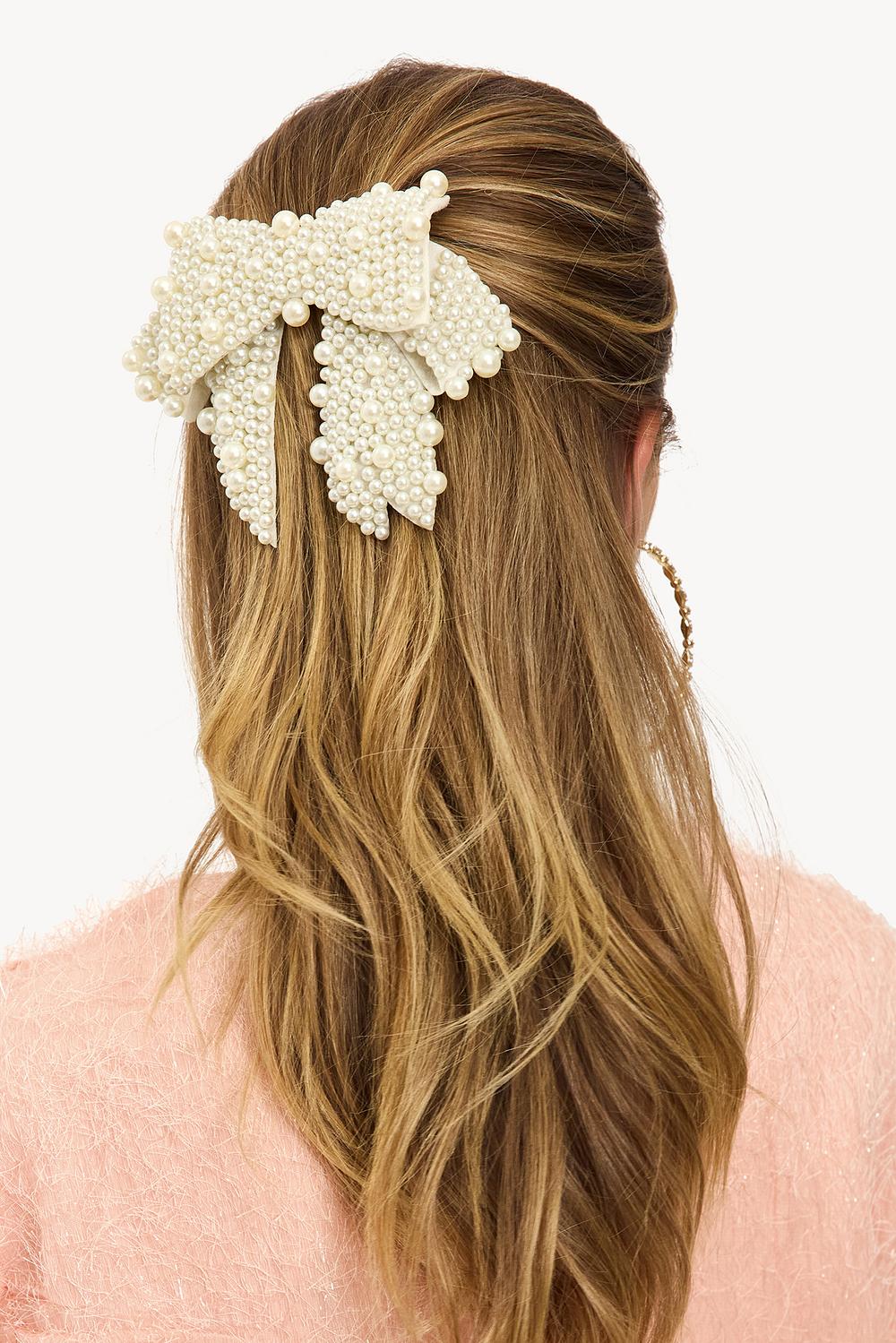 Hair clip with pearls