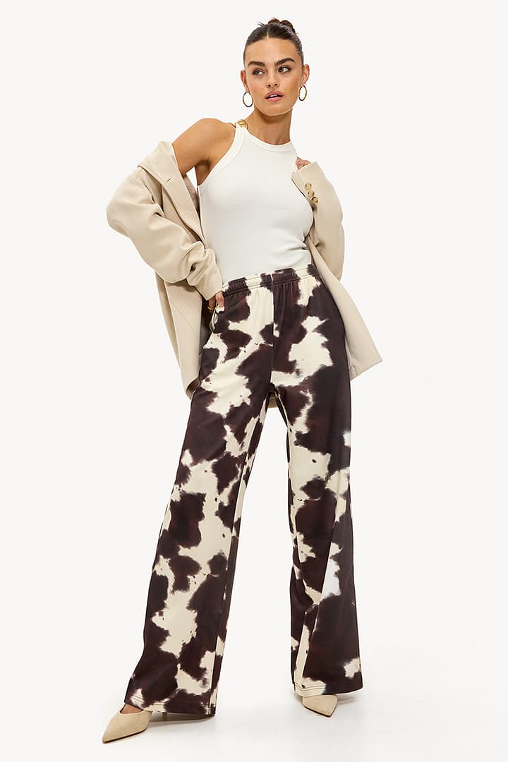 Brown pants with print
