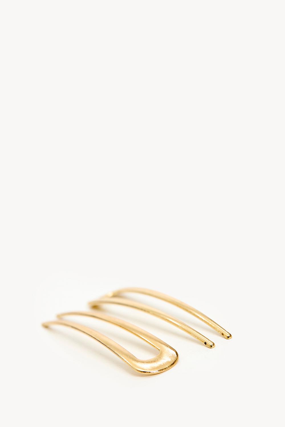 Golden hairpin