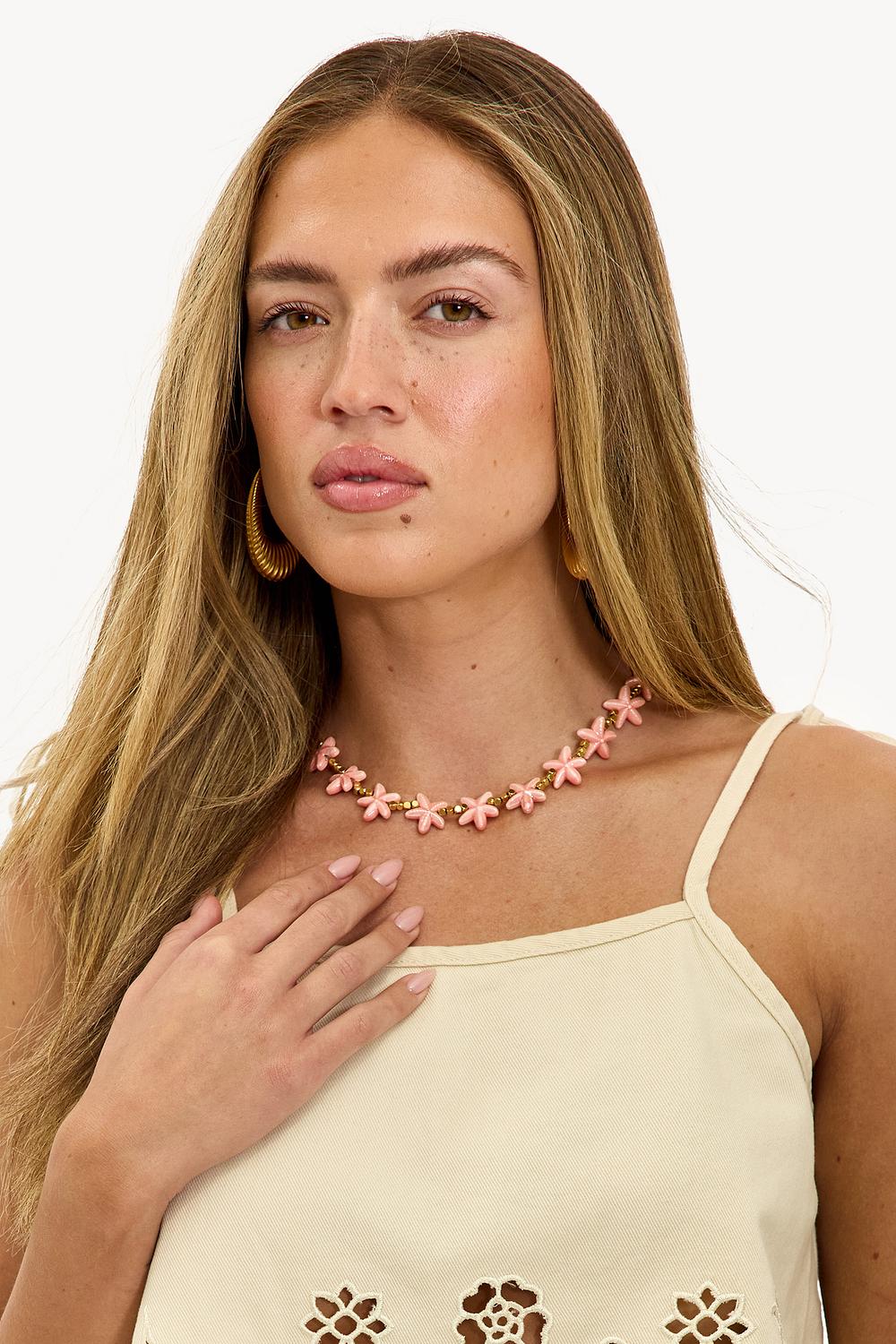Cadena rosa con estrellas