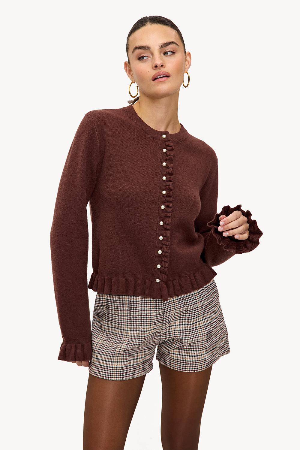 Bruin vest met parel knopen