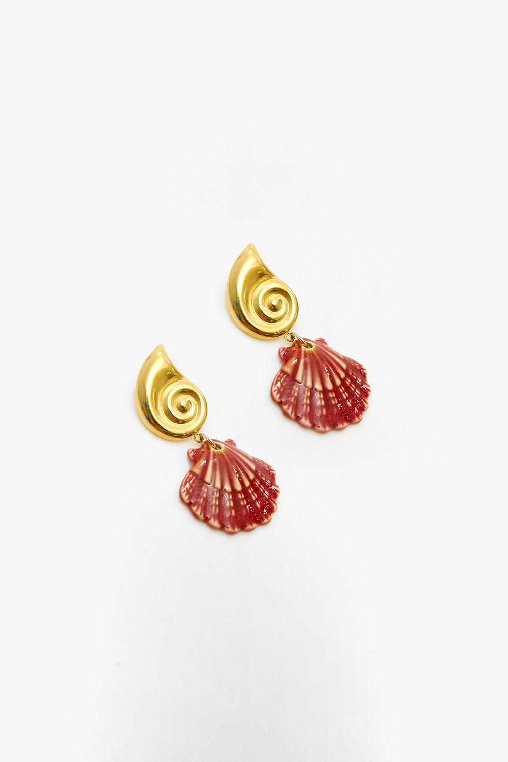 Gouden oorbellen met schelp