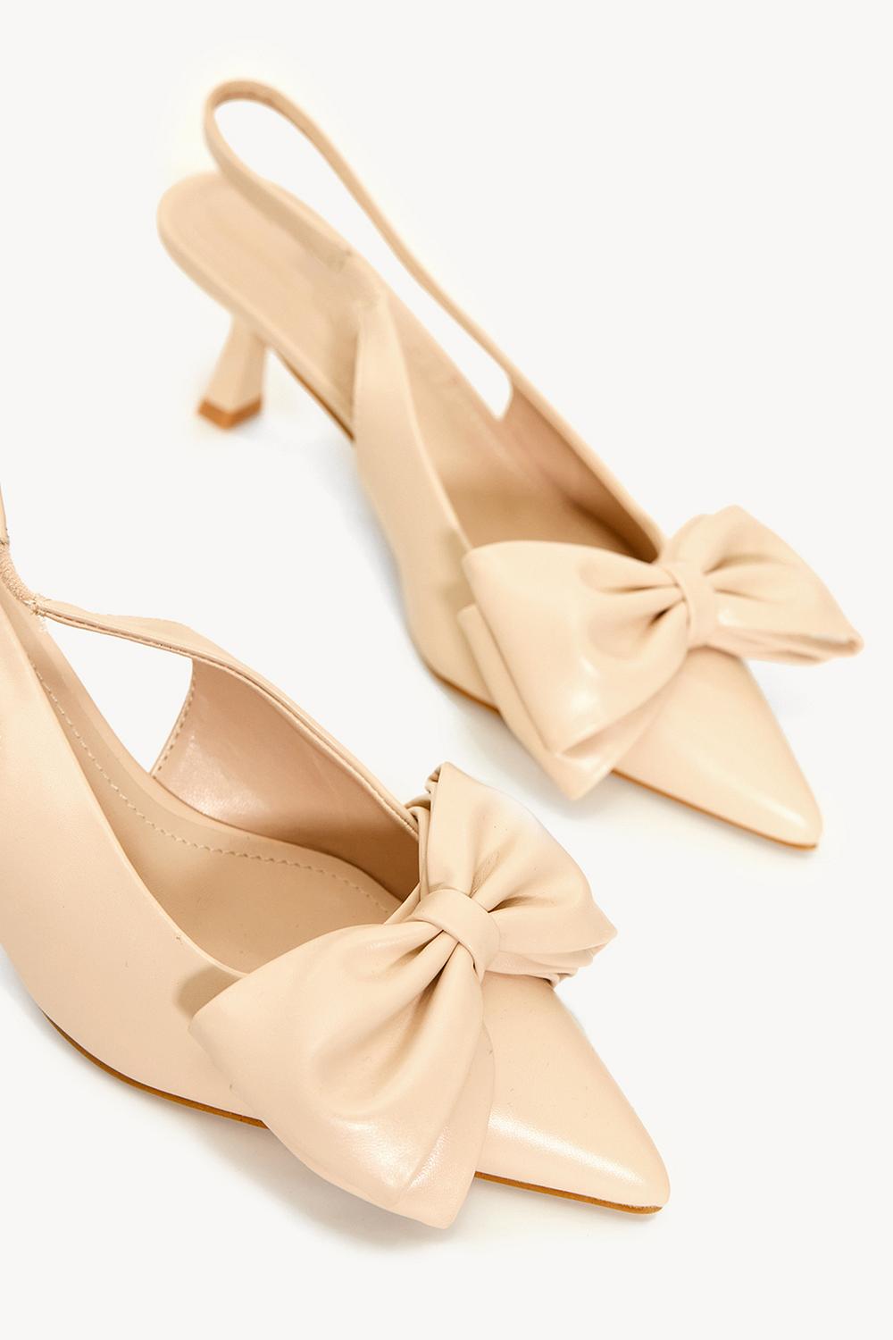 Talons blanc cassé