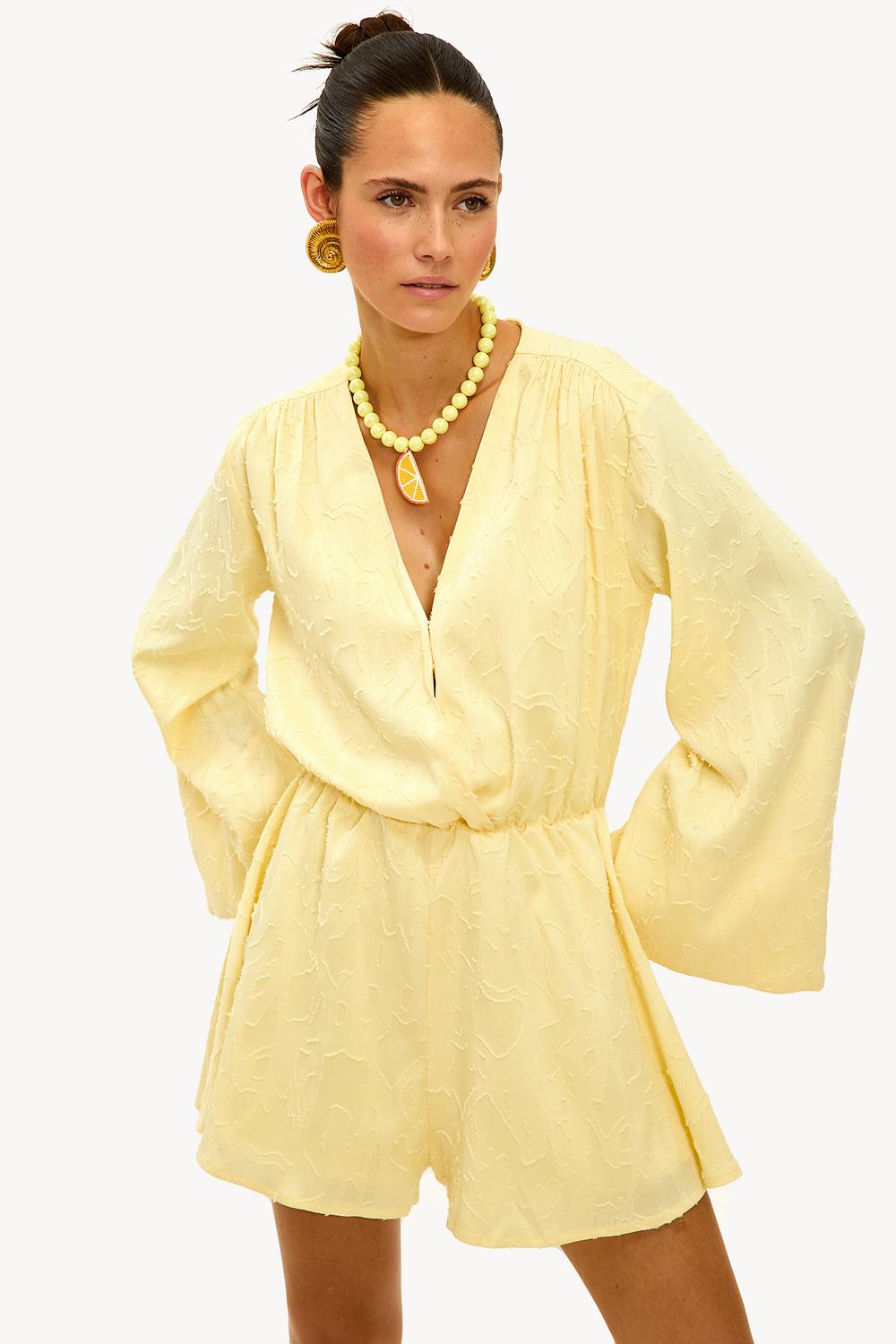 Pelele amarillo claro