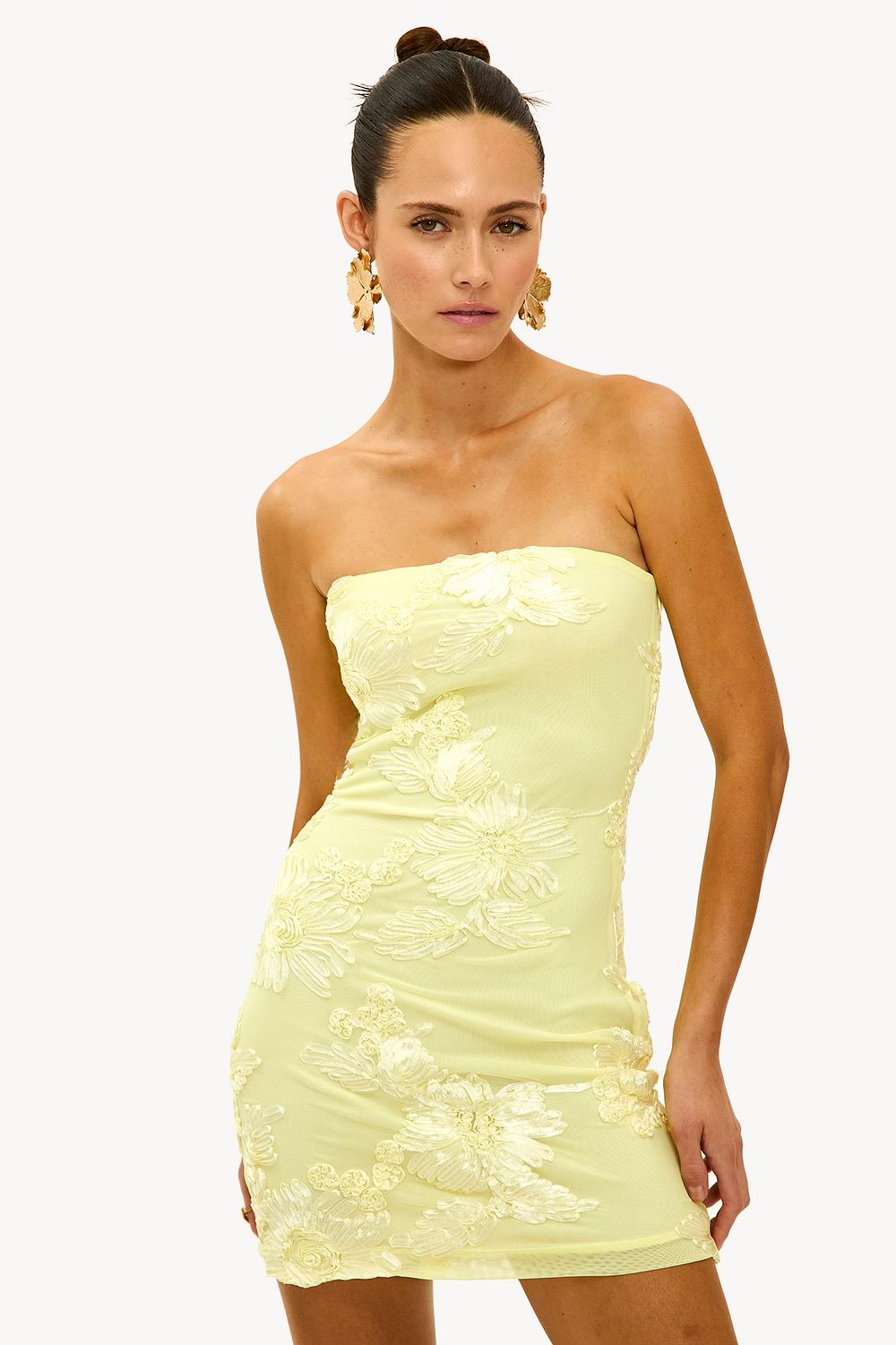 Vestido amarillo claro de tirantes