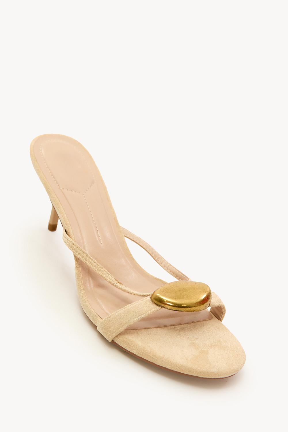 Tacones beige