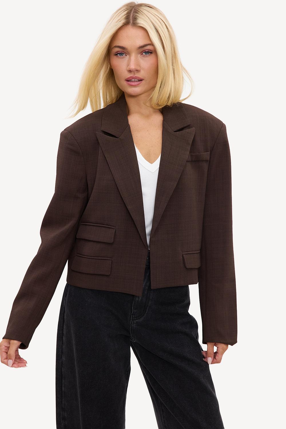 Brown cropped blazer with shoulder pads