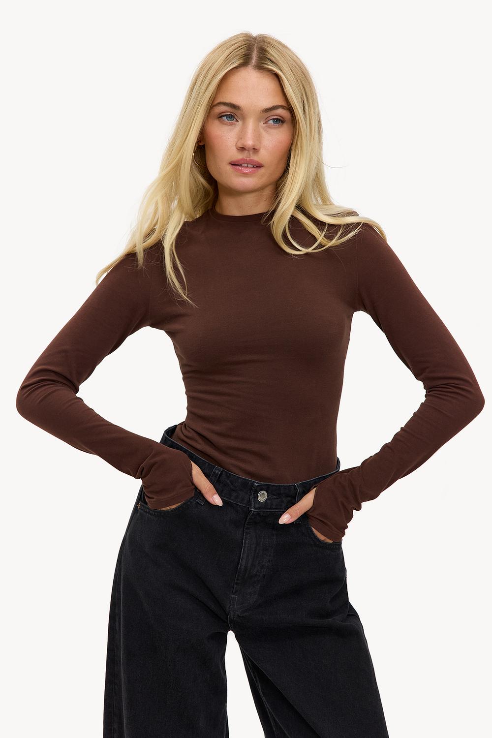 T-shirt marron à manches longues