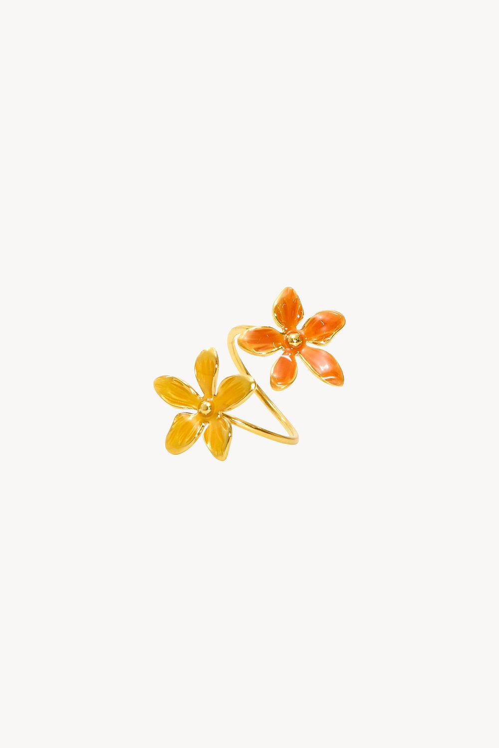 Bague dorée avec fleurs