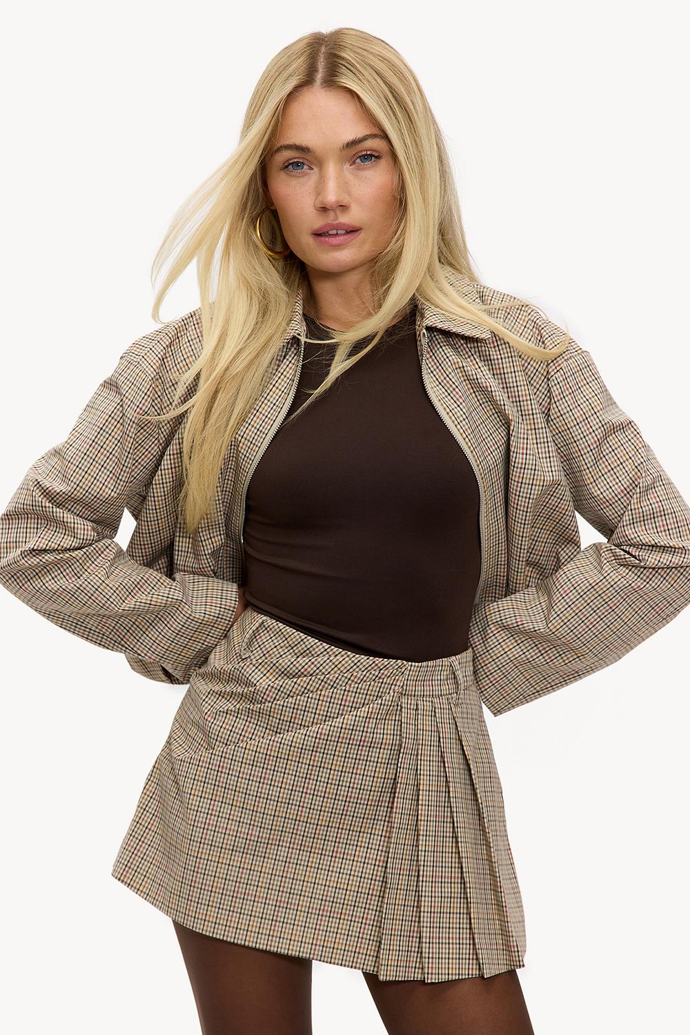 Short beige à carreaux