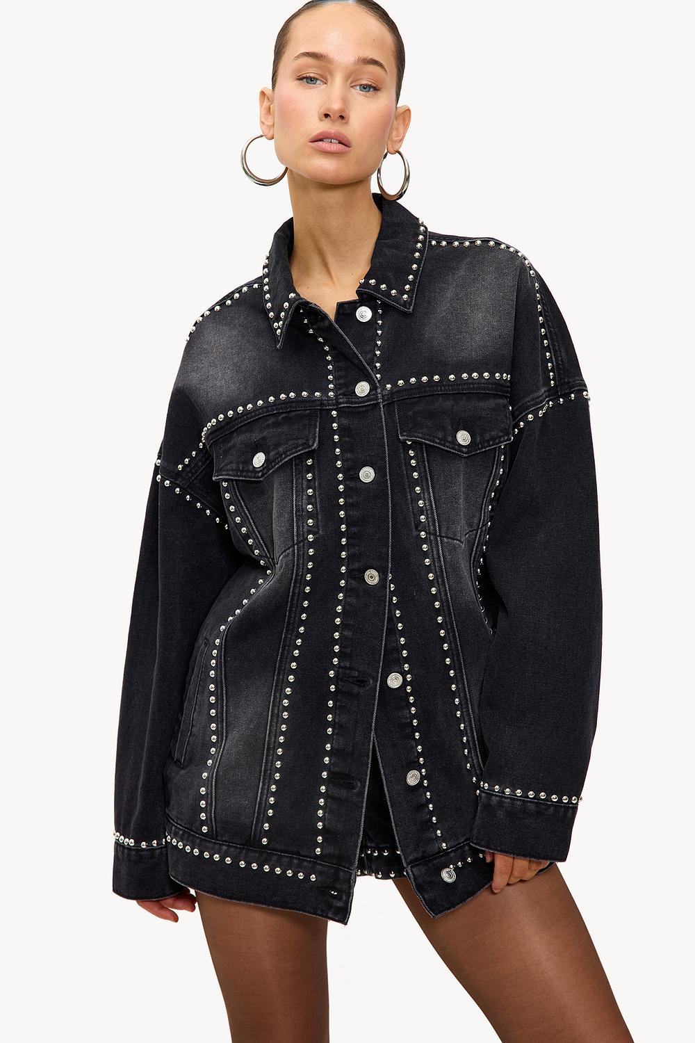 Veste en jean gris foncé avec clous