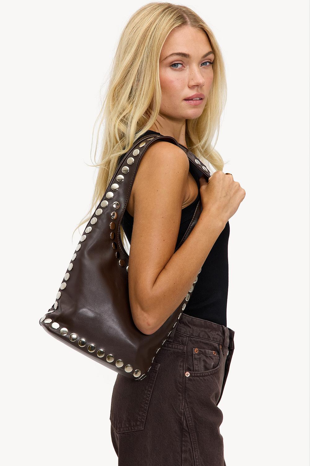 Sac marron foncé à clous