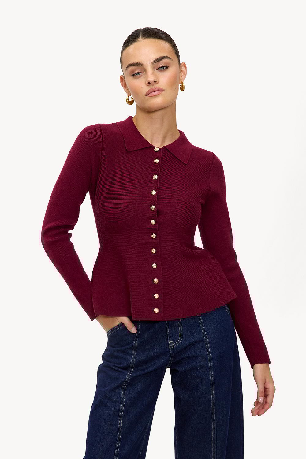 Cárdigan rojo oscuro