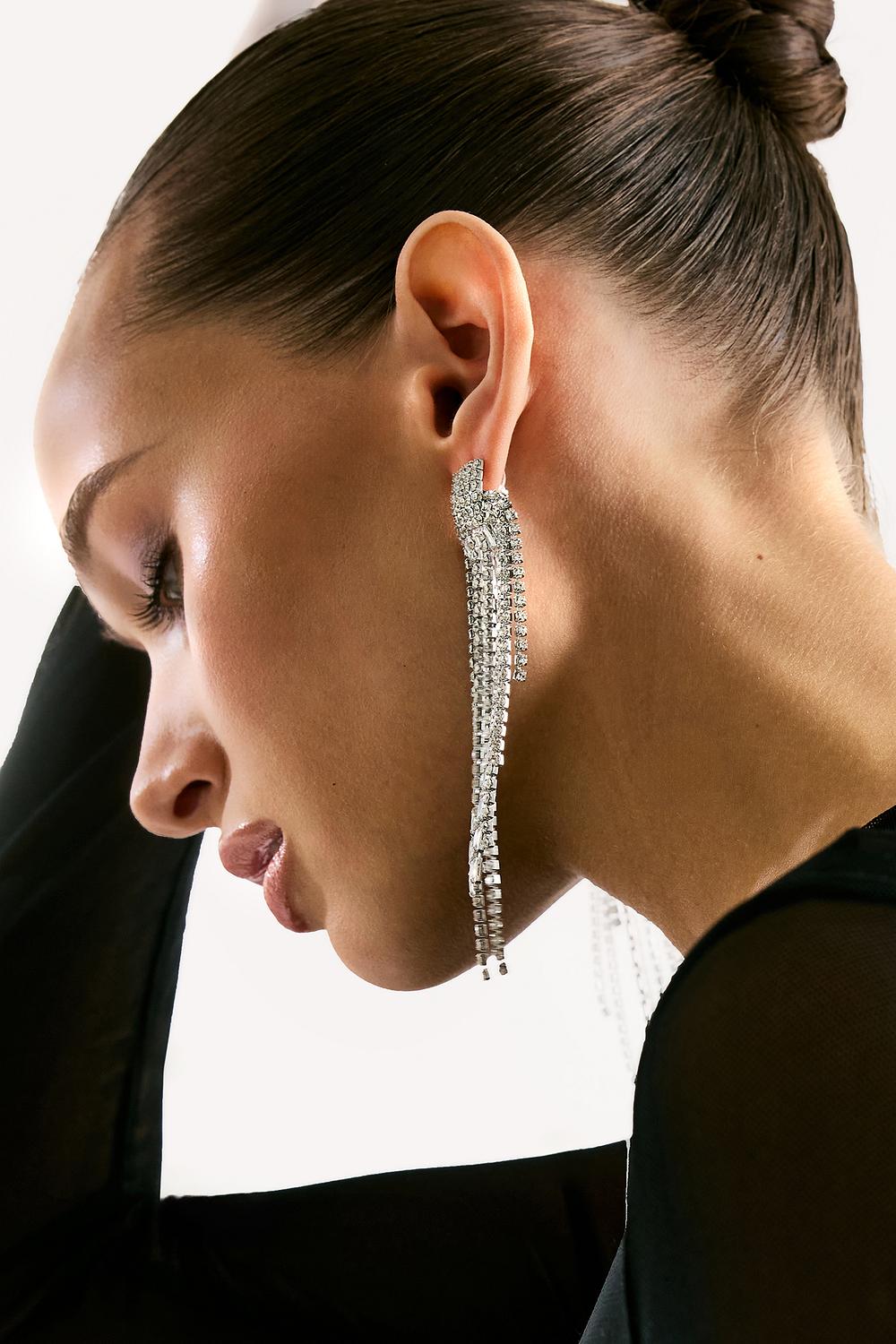 Boucles d’oreilles argentées avec strass