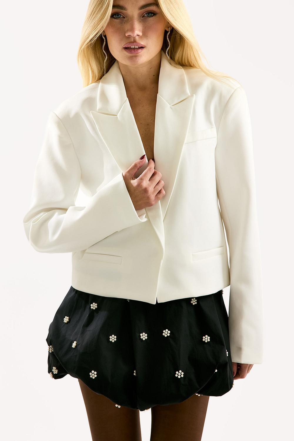 Zwarte rok met parels