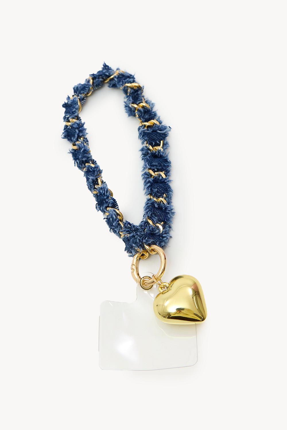 Collar azul con corazón