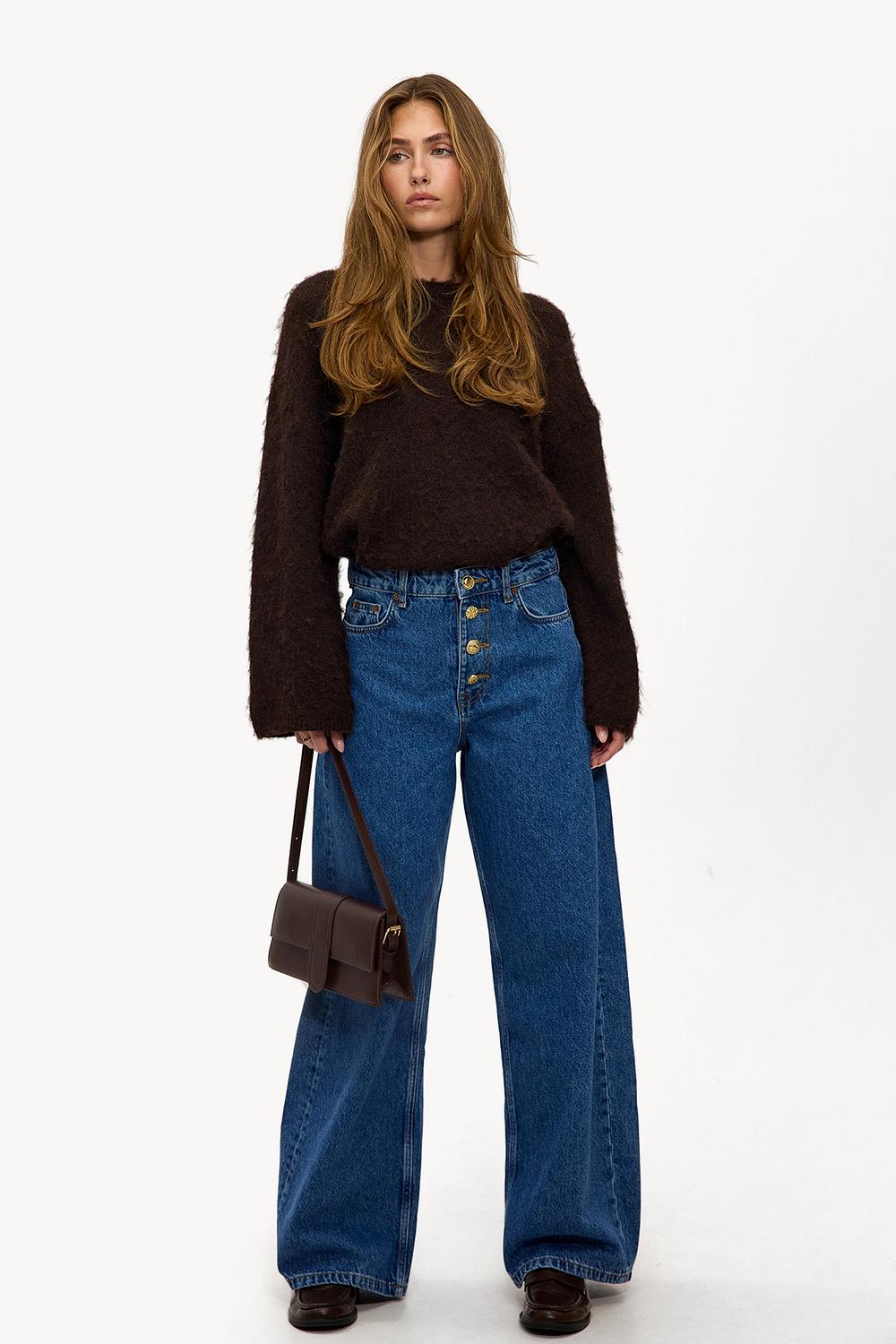 Jean ballon bleu avec boutons dorés