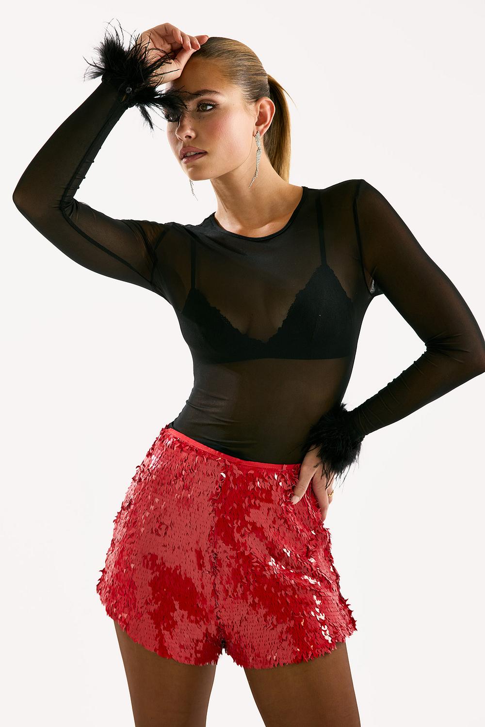 Short rouge à sequins