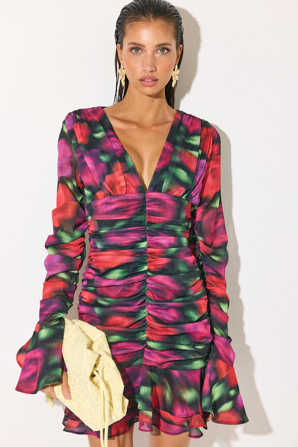 Vestido rojo con degradado de colores