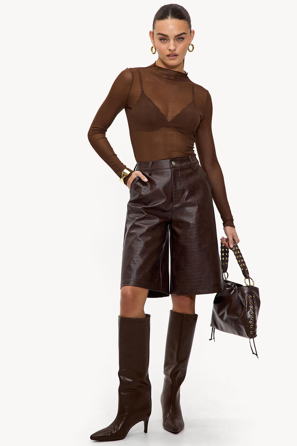 Short de polipiel marrón oscuro
