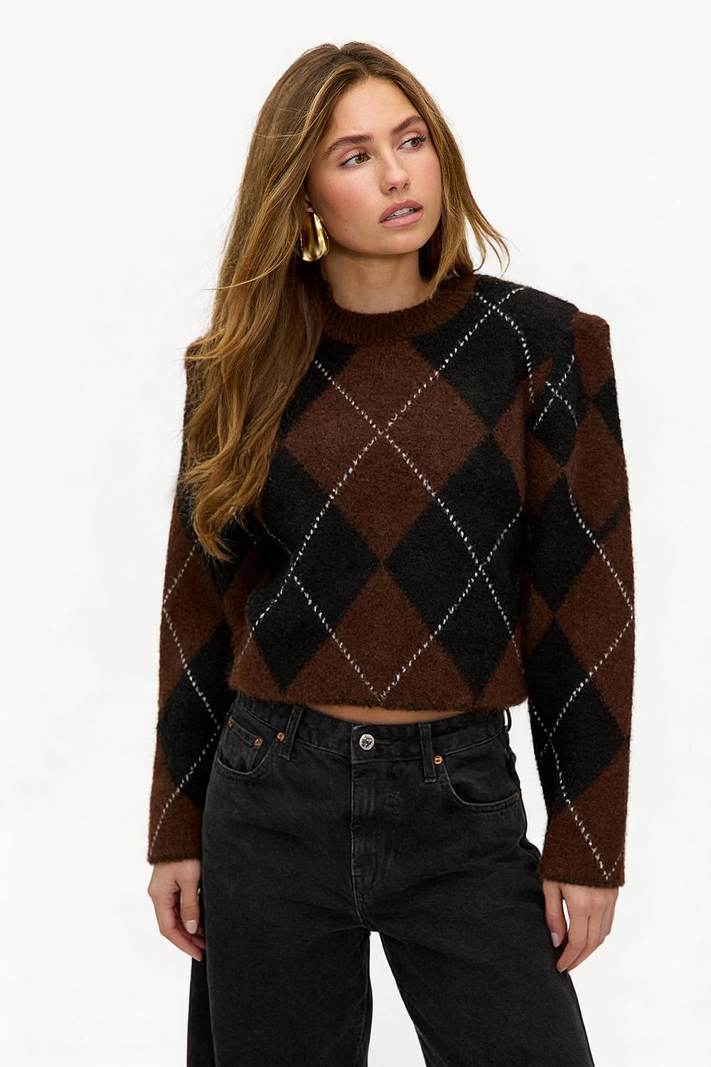 Brown sweater with checkered print