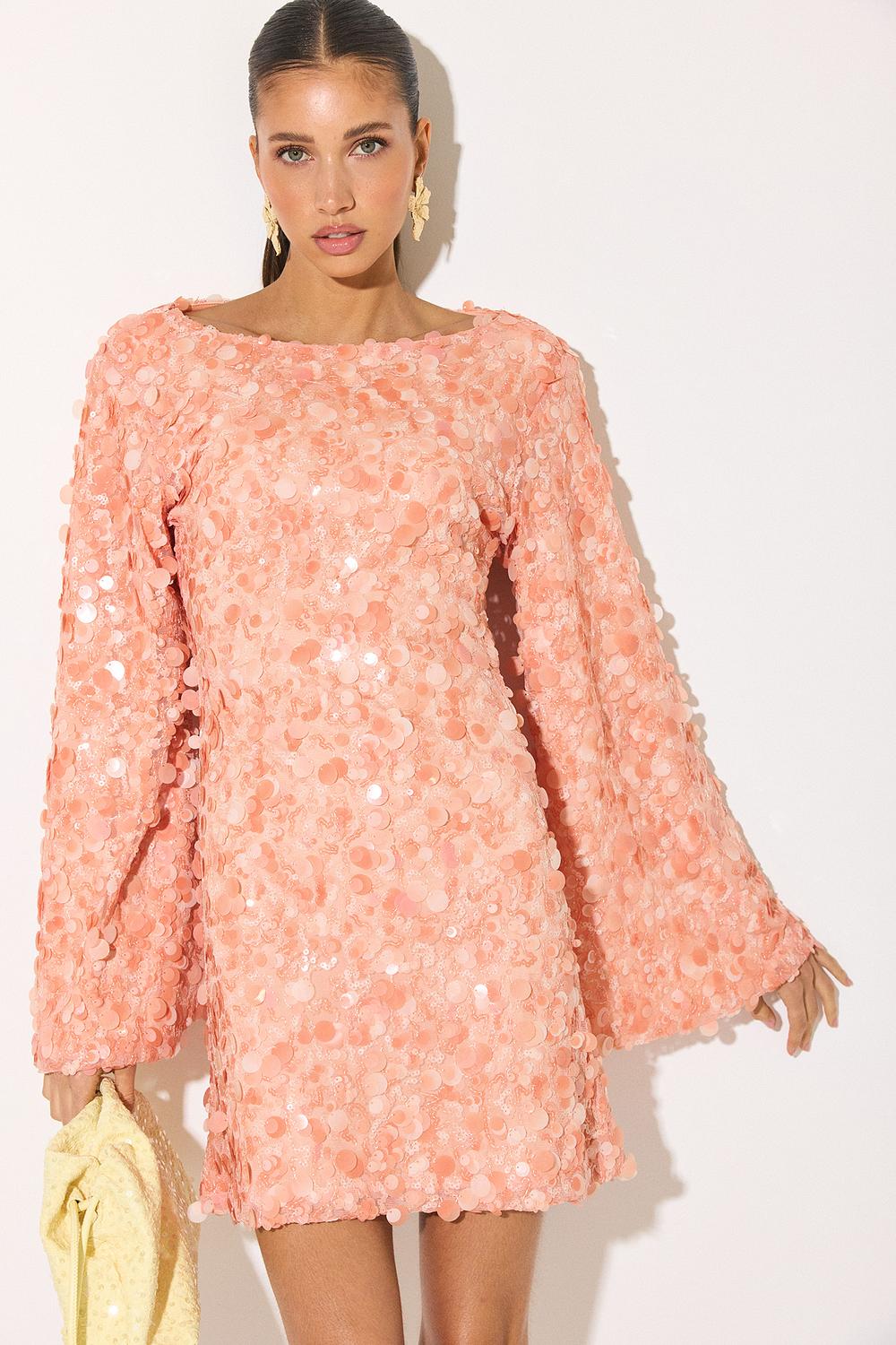 Vestido naranja con lentejuelas