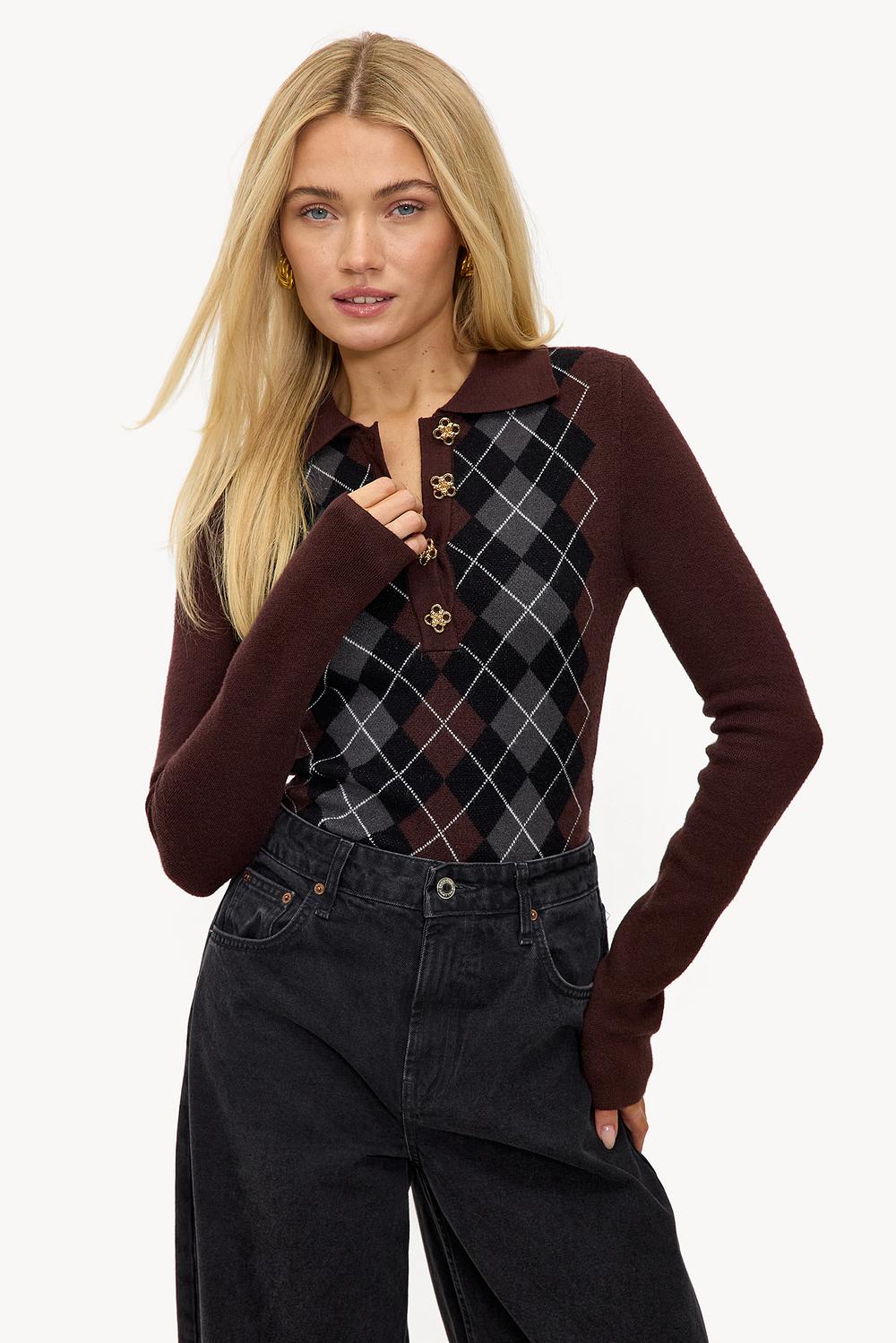 Brown sweater with checks and gold buttons