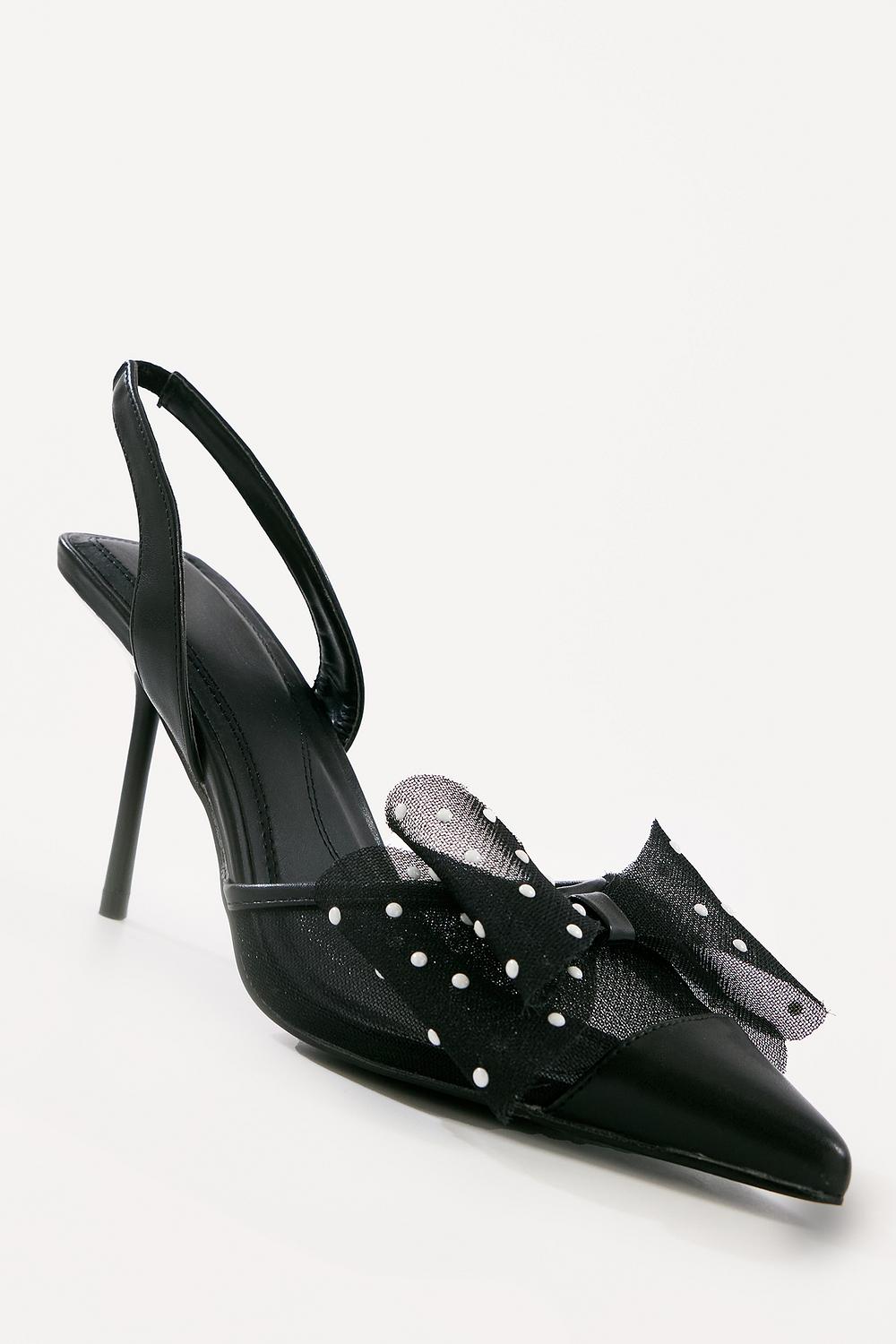 Zwarte hakken met strik