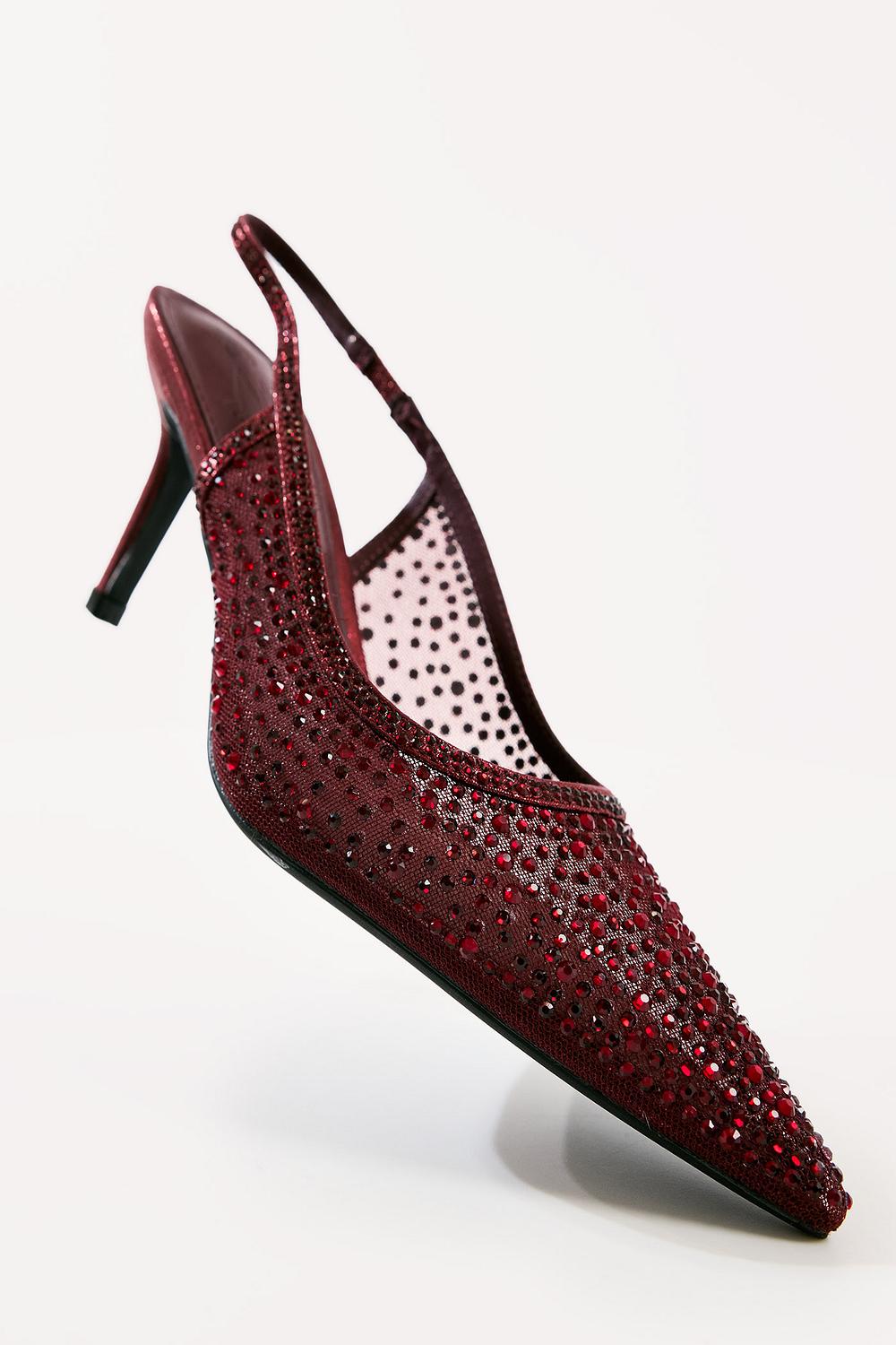 Tacones rojos con piedras de strass
