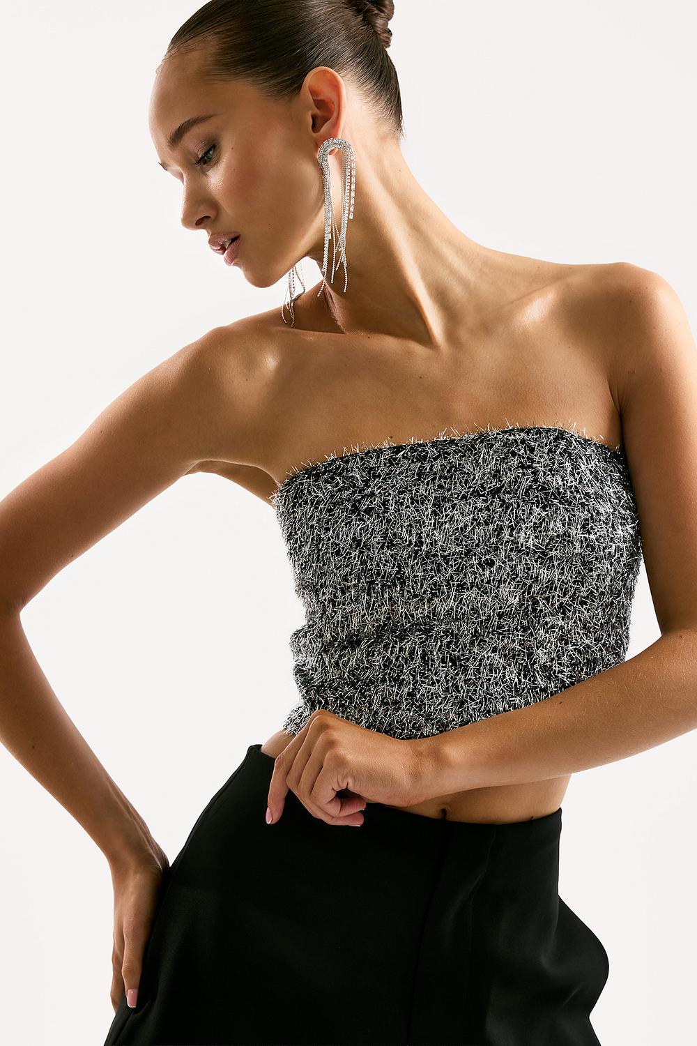 Top bandeau negro con hilo lurex plateado