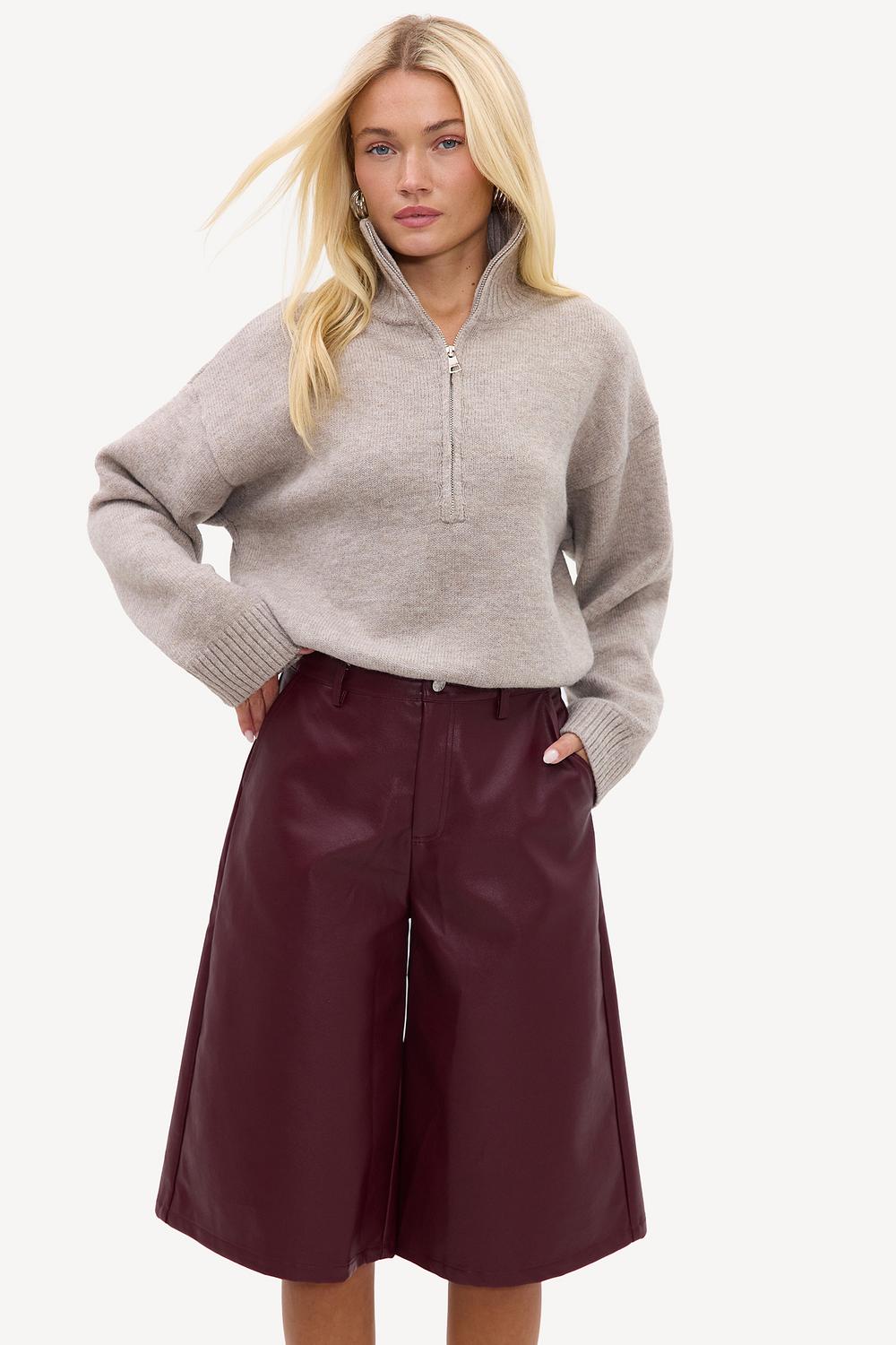 Bermuda bordeaux en PU