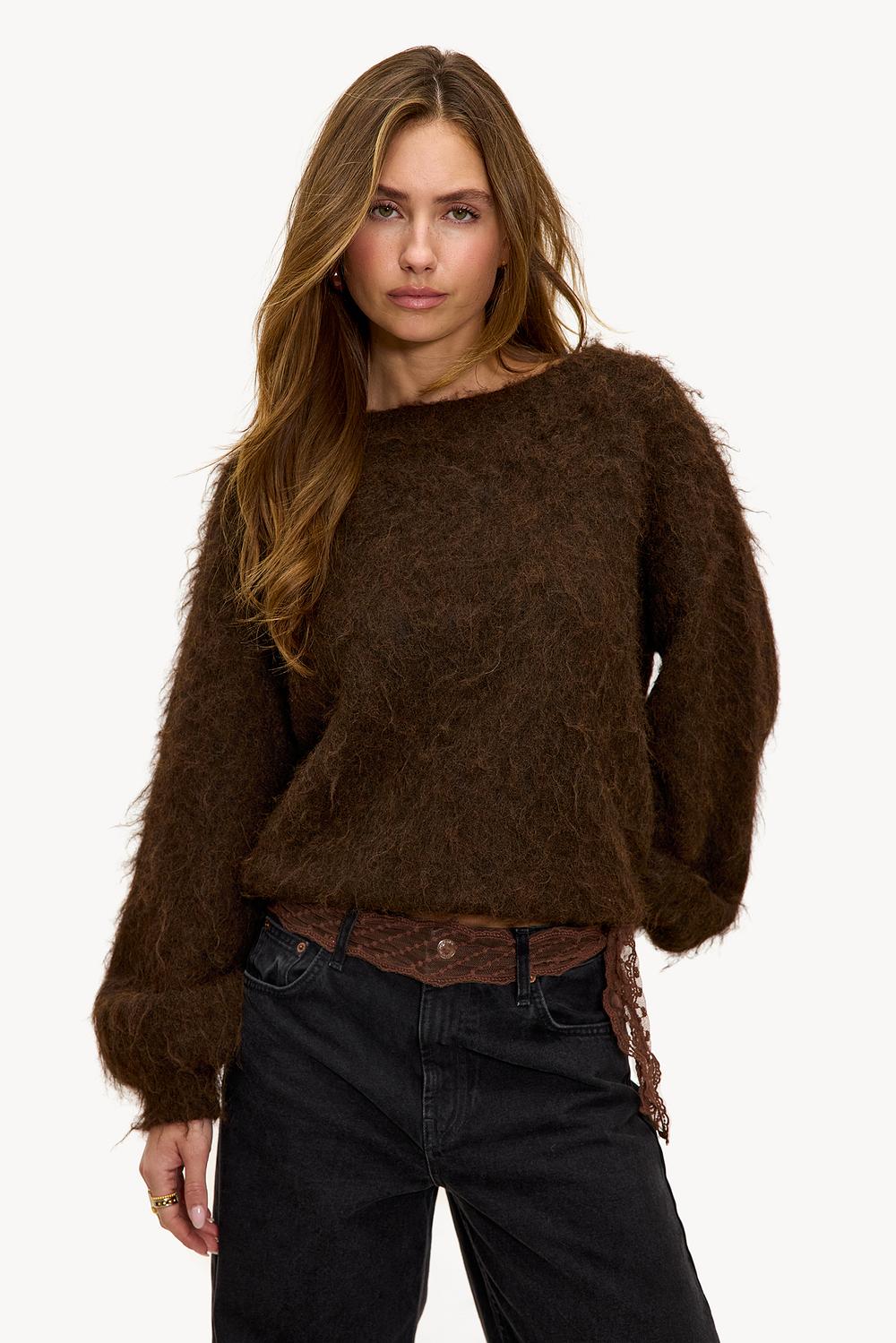 Écharpe marron avec dentelle