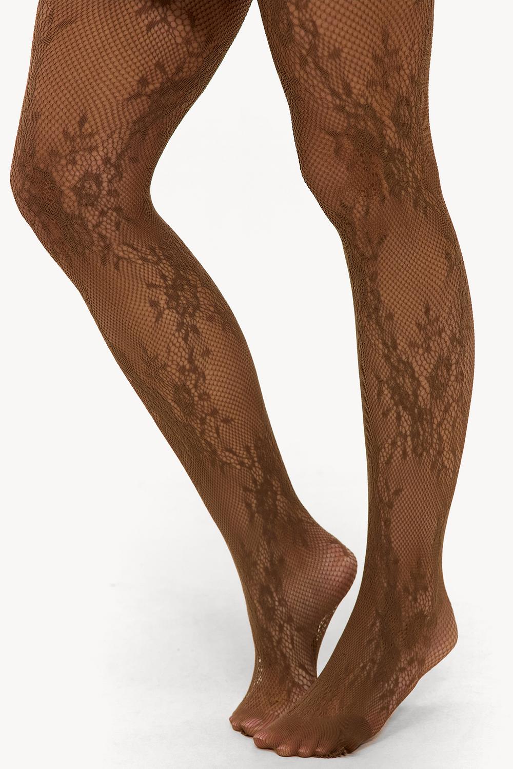 Medias marrones con encaje.