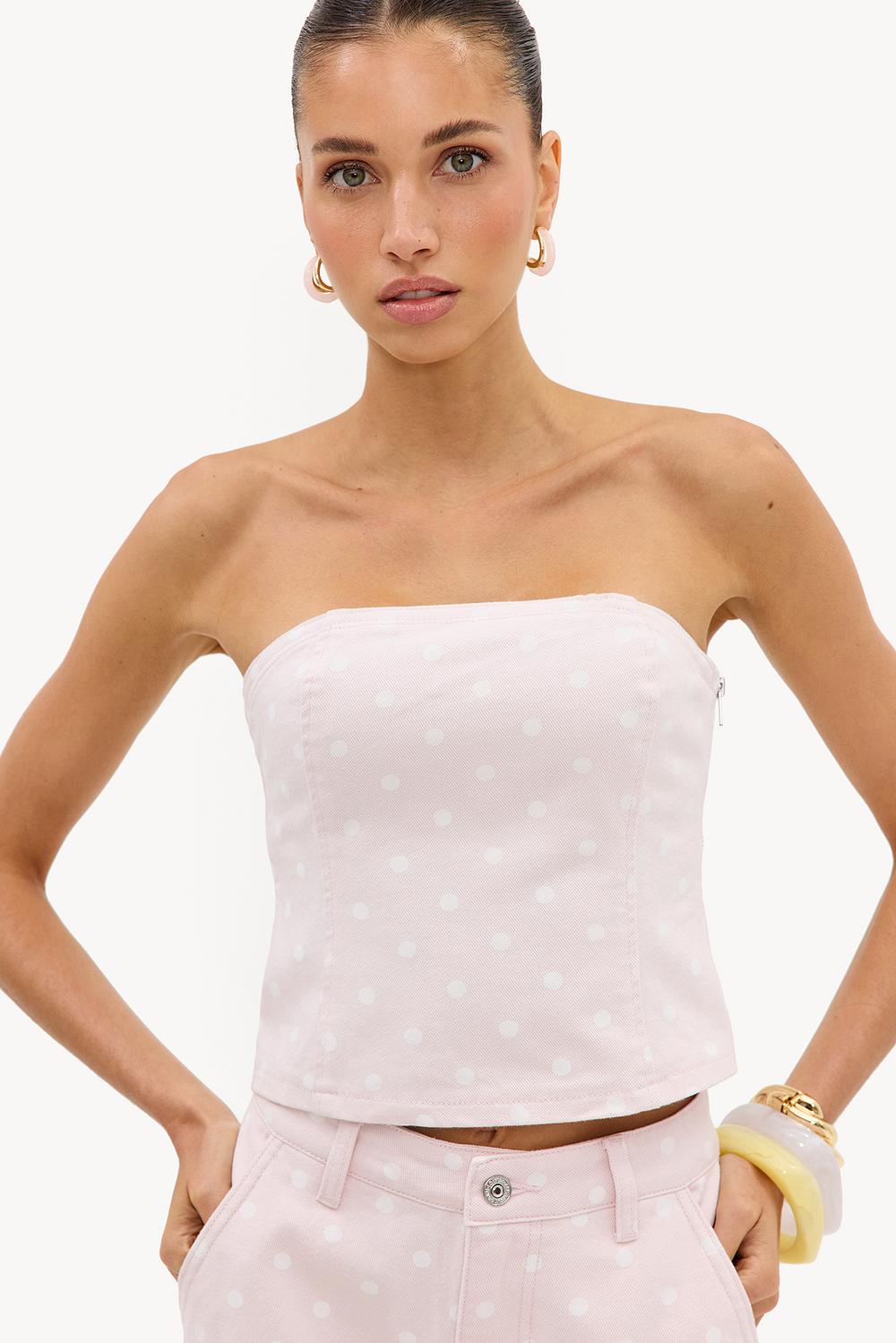 Haut sans bretelles en denim rose pâle à pois